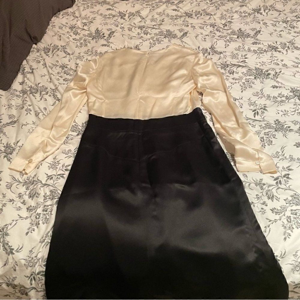CHANEL BLACK AND WHITE SATIN DRESS - Picture 2 of 12